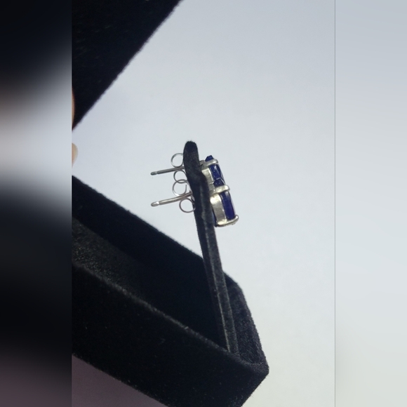 Elegant 4ct Natural Blue Sapphire Stud Earrings - Picture 5 of 6